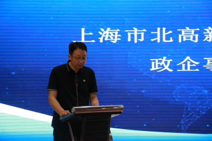 科技城政企事业部负责人高建介绍了市北高新园区_副本.jpg