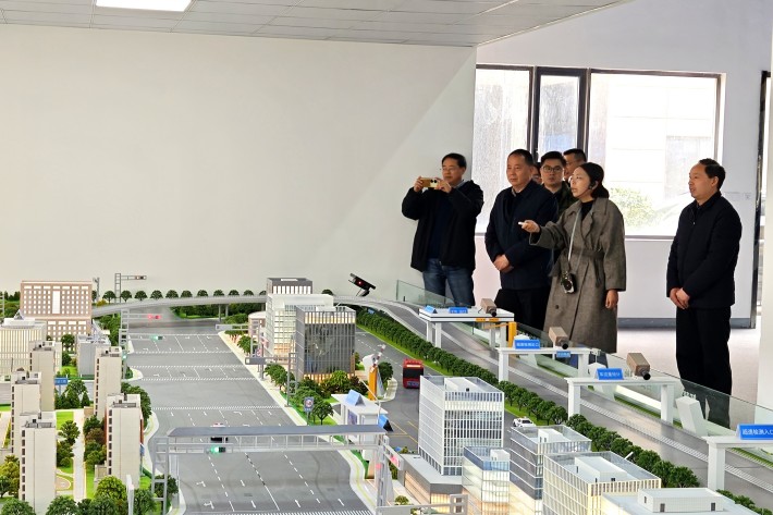 考察基地照片2_副本.jpg