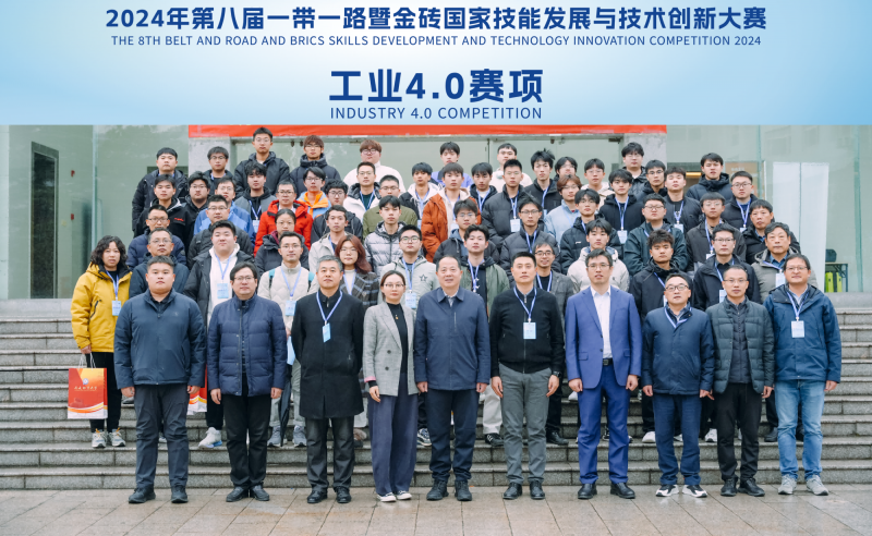 合照-opq3363003763.png