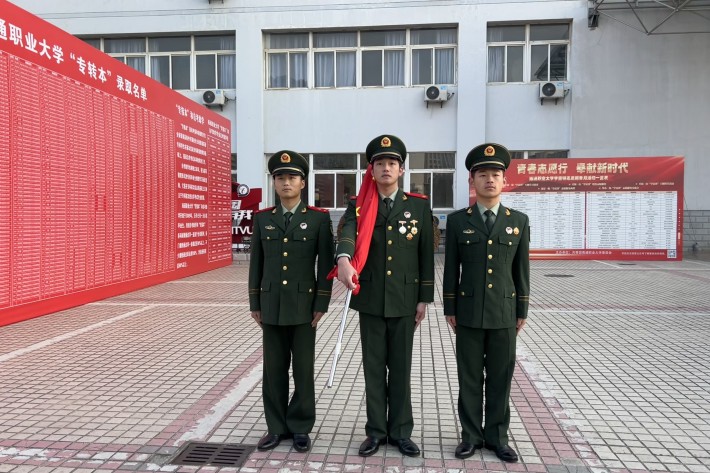 升旗手_副本.jpg