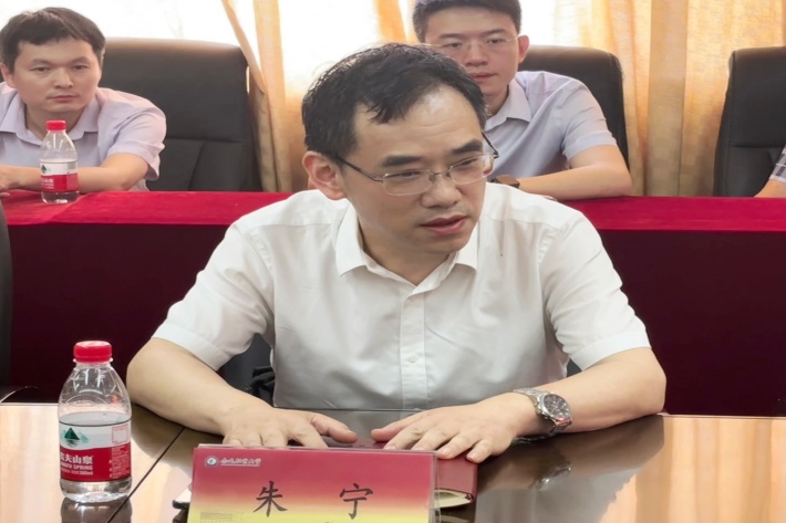 朱宁主委_副本.jpg