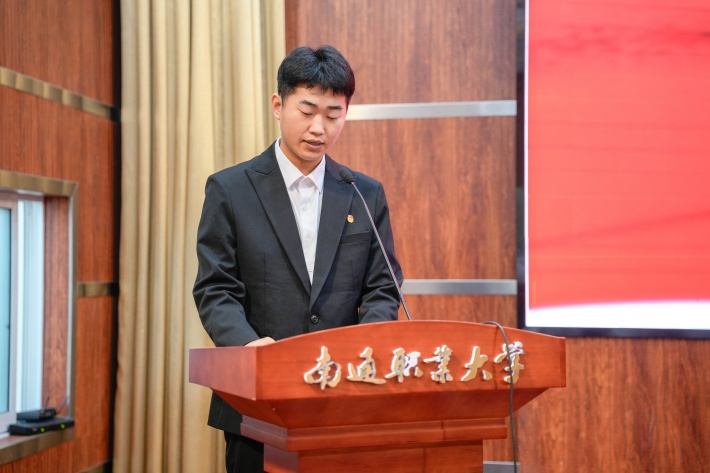 学生会执行主席发言_副本.jpg