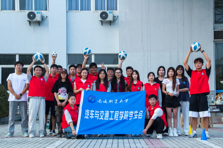 图片3：合照_副本.png