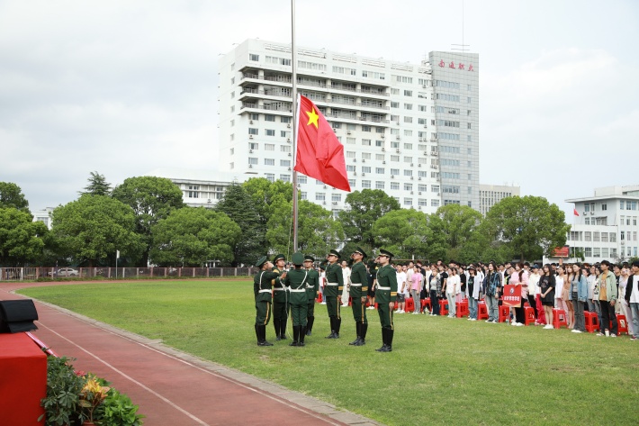 升国旗2.jpg