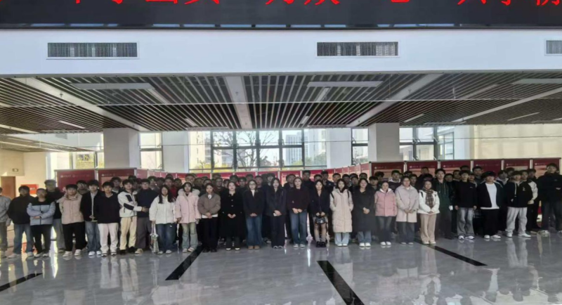 砼心筑梦，踏浪通城 ——2025级专转本土木班赴南通大学啬园校区参观学习