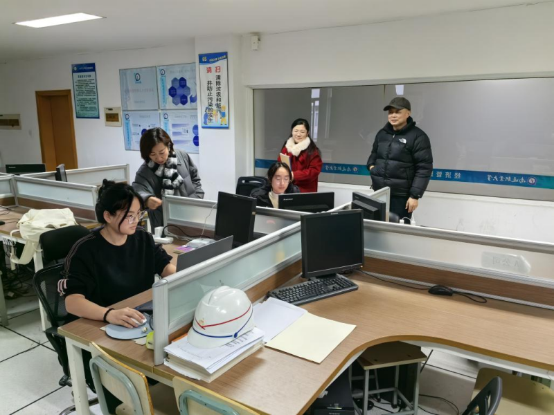 数字财贸学院开展2026年元旦节前实训室安全专项检查  