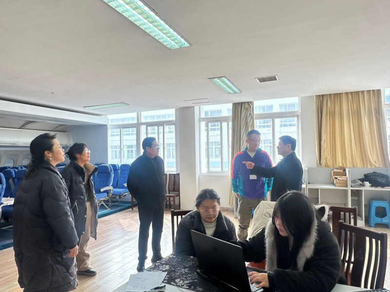 校党委书记羌毅带队开展实验室安全再检查并看望寒假备赛师生