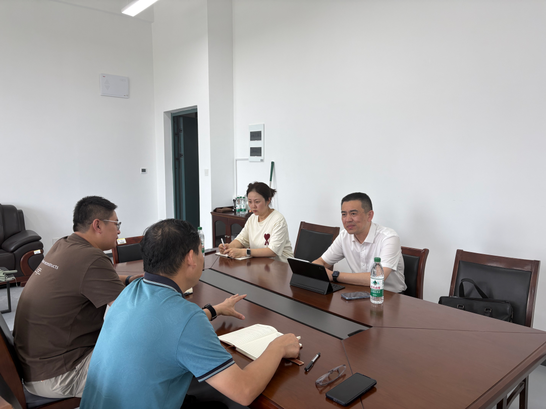 校地协同谋新篇，共话具身智能产业发展——崇川区数据局莅临智能制造学院开展座谈交流