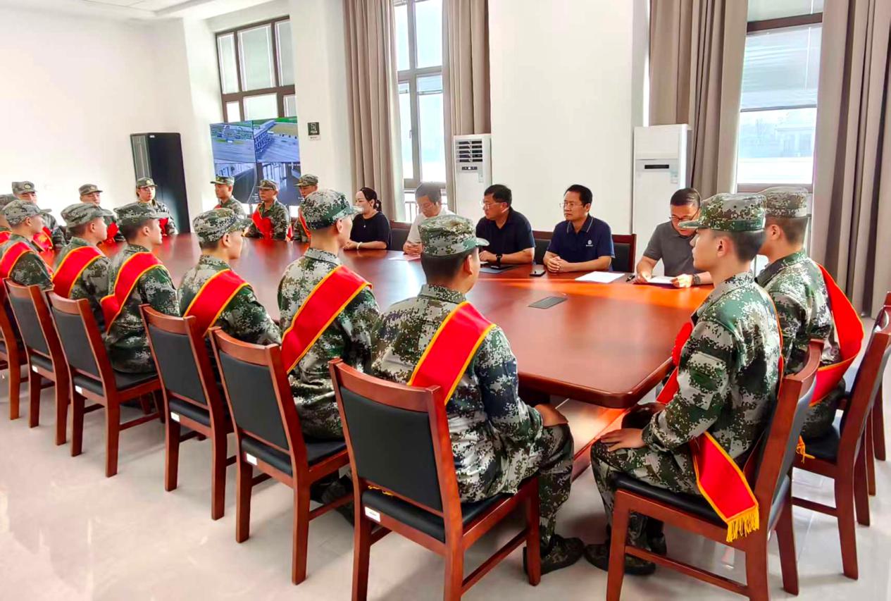 学校举行2026年秋季新兵入伍慰问活动